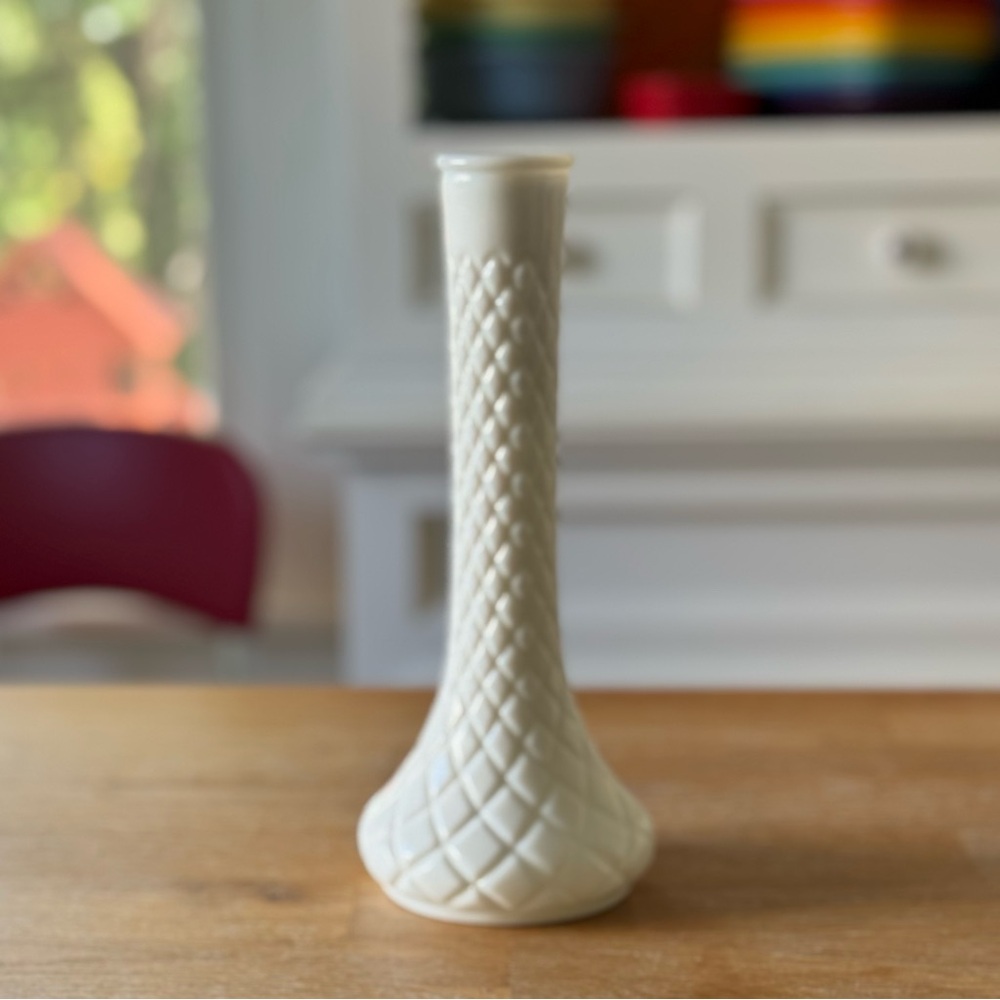 Elegant White Milk Glass Diamond Quilted Bud Vase